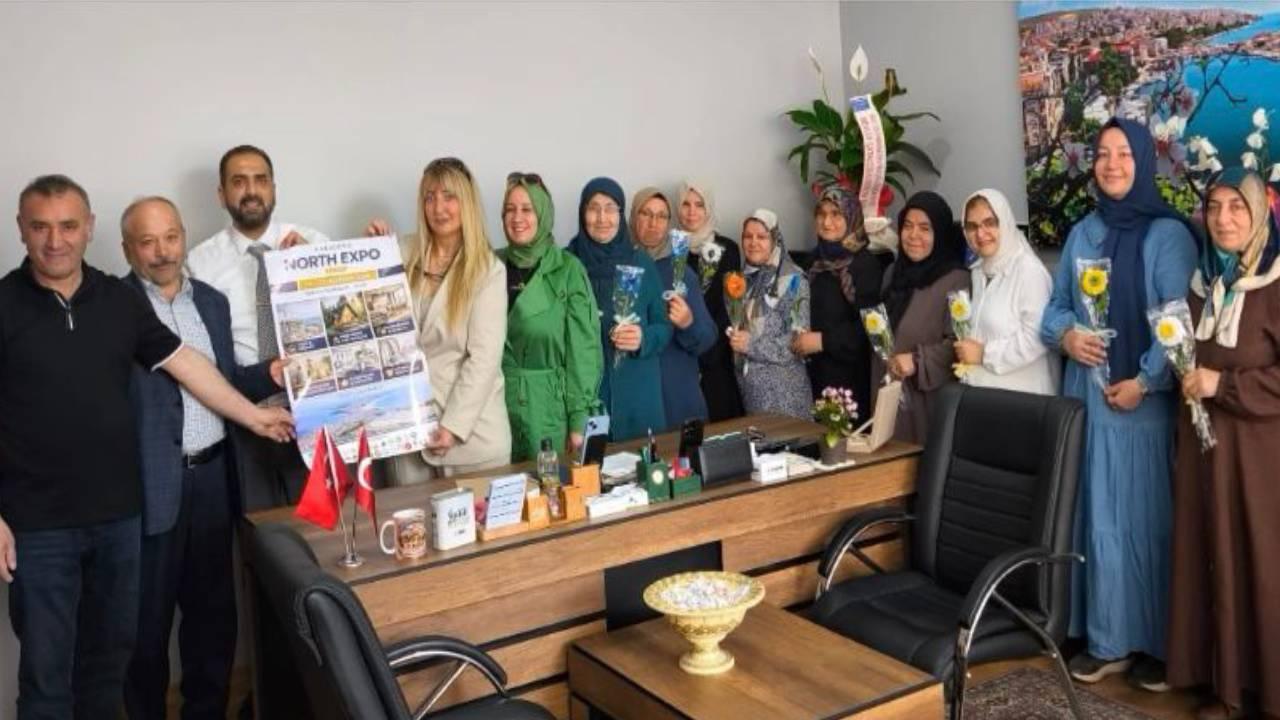 Sinop Amazon Kadınlar topluluğundan kadınların bir buluşmada çekilmiş grup fotoğrafı